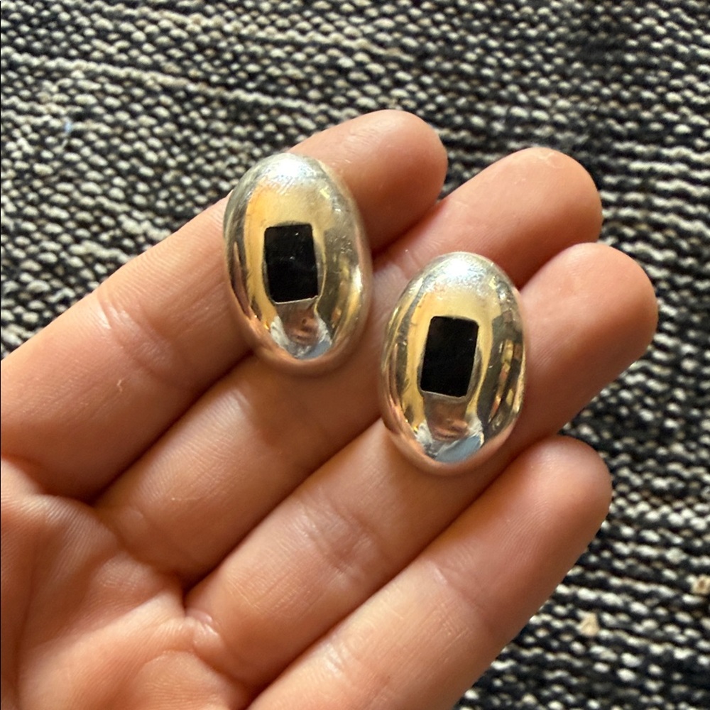 Vintage Silver Mexican Taxco earrings with Onyx inlay